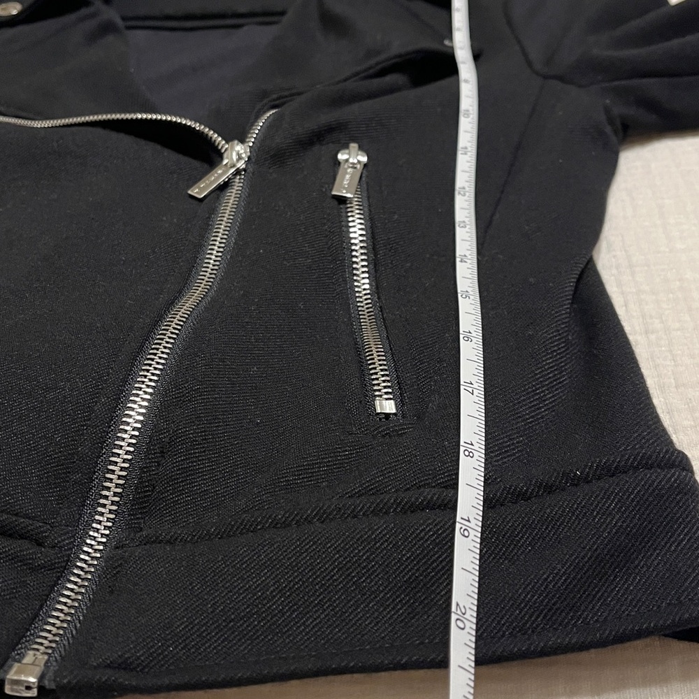 Tahari Black Women's Motorcycle Jacket. Size Small. Excellent Condition - Picture 5 of 5